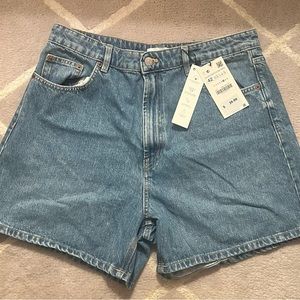 Never-worn Zara denim shorts. Perfect condition! Size 10 US. Sale price!